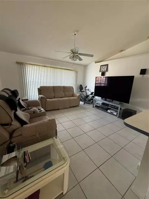 Living - 4675 32nd Ct E, Bradenton, FL 34203 photo 8 of 8