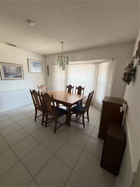 Dining - 4675 32nd Ct E, Bradenton, FL 34203 photo 2 of 8