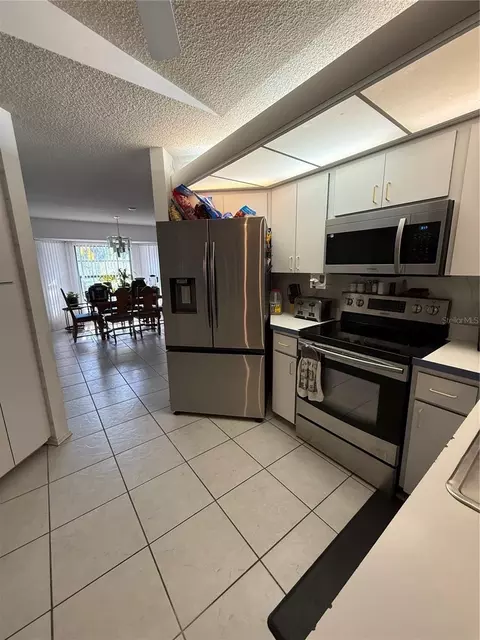 Kitchen - 4675 32nd Ct E, Bradenton, FL 34203 photo 4 of 4
