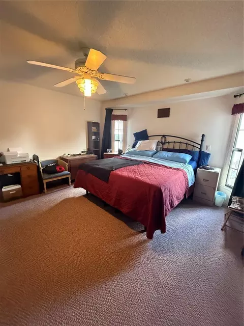 Bedroom - 4675 32nd Ct E, Bradenton, FL 34203 photo 3 of 10