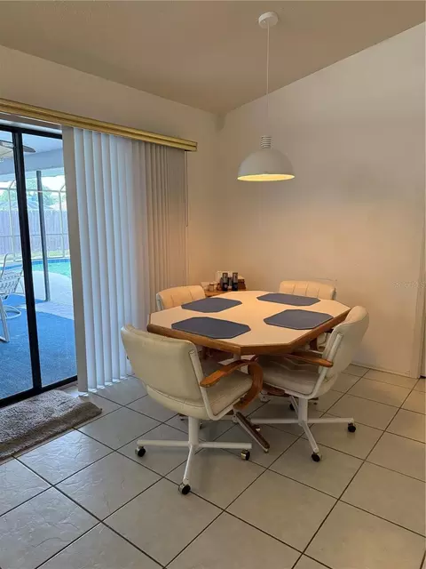 Dining - 4675 32nd Ct E, Bradenton, FL 34203 photo 8 of 8