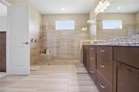 Bath - 2116 151st Ter E, Parrish, FL 34219 photo 3 of 6