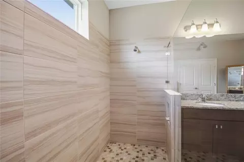 Bath - 2116 151st Ter E, Parrish, FL 34219 photo 5 of 6