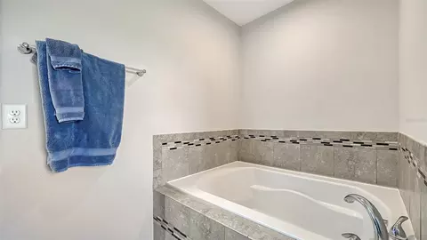 Bath - 6008 113th Ter E, Parrish, FL 34219 photo 3 of 5