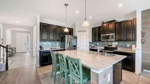 Kitchen - 6008 113th Ter E, Parrish, FL 34219 photo 1 of 2