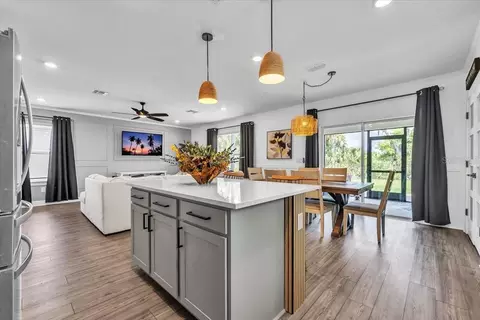 Kitchen - 11783 Moonsail Dr, Parrish, FL 34219 photo 6 of 6