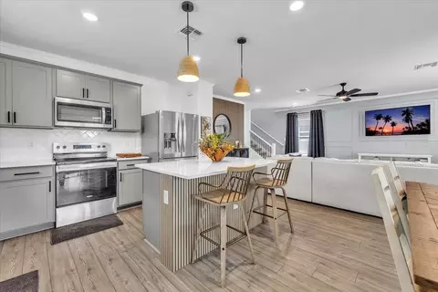 Kitchen - 11783 Moonsail Dr, Parrish, FL 34219 photo 3 of 6