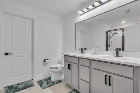 Bath - 11783 Moonsail Dr, Parrish, FL 34219 photo 3 of 6