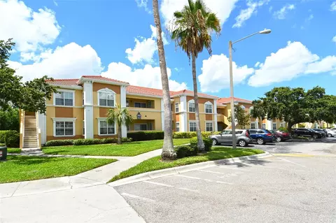 1010 Villagio Cir #201, Sarasota, FL 34237