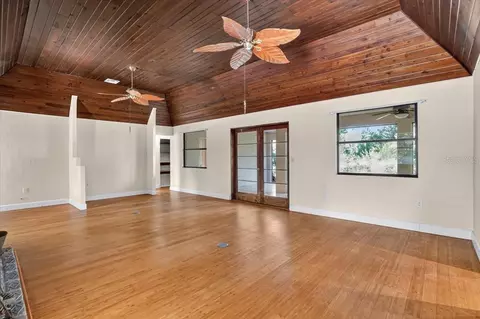 Living - 811 Sarabay Rd, Osprey, FL 34229 photo 3 of 4