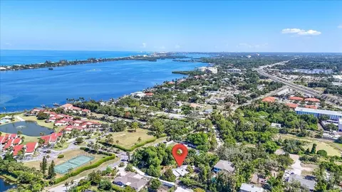 View/Area - 811 Sarabay Rd, Osprey, FL 34229 photo 3 of 8