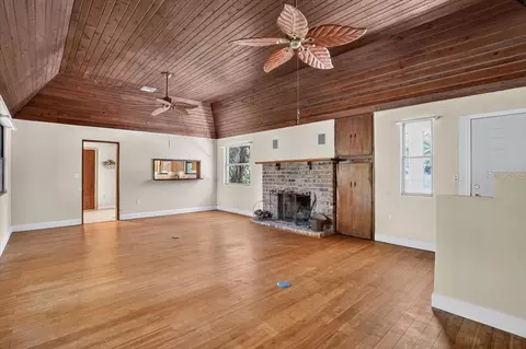 Living - 811 Sarabay Rd, Osprey, FL 34229 photo 4 of 4