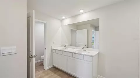 Bath - 17516 Whiskey Creek Trl, Parrish, FL 34219 photo 2 of 5