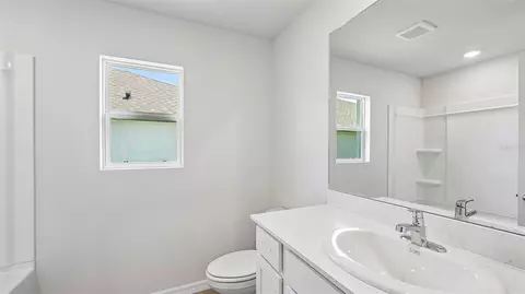 Bath - 17516 Whiskey Creek Trl, Parrish, FL 34219 photo 5 of 5
