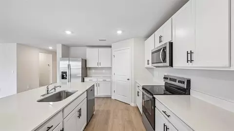 Kitchen - 17516 Whiskey Creek Trl, Parrish, FL 34219 photo 4 of 4