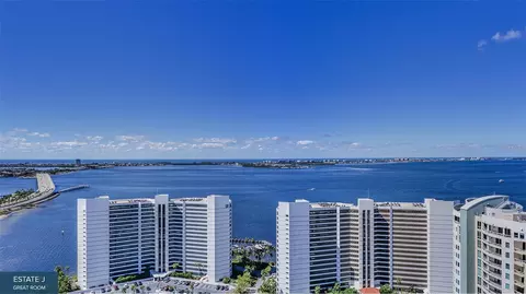 555 Quay Cmn #1704, Sarasota, FL 34236