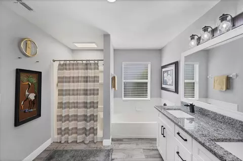 Bath - 11302 3rd Ave E, Bradenton, FL 34212 photo 2 of 4