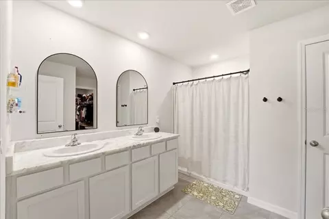 Bath - 12273 Mountain Island Trl, Parrish, FL 34219 photo 2 of 3
