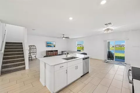 Kitchen - 8807 Sunset Park Trl, Parrish, FL 34219 photo 2 of 7