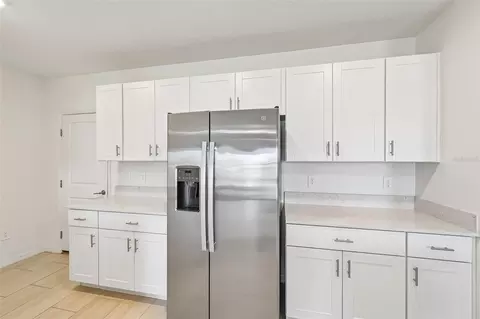 Kitchen - 8807 Sunset Park Trl, Parrish, FL 34219 photo 7 of 7