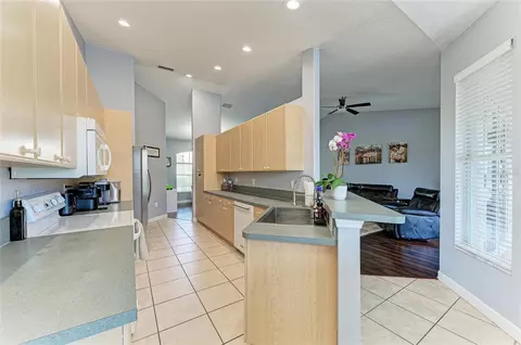 Kitchen - 9110 64th Ct E, Parrish, FL 34219 photo 4 of 5
