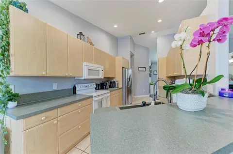 Kitchen - 9110 64th Ct E, Parrish, FL 34219 photo 5 of 5