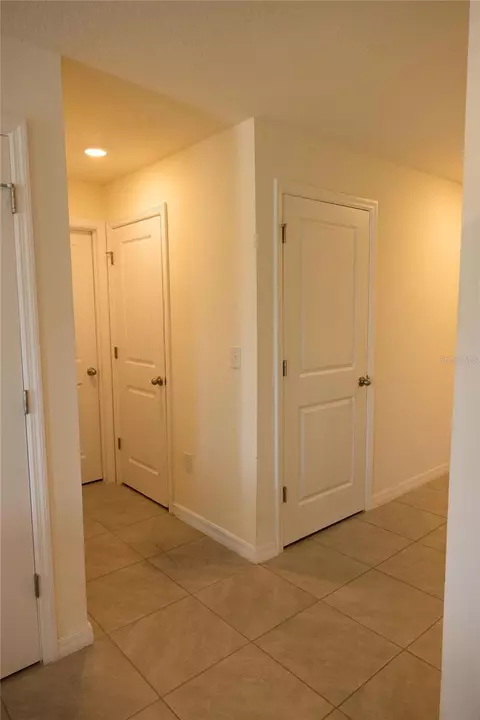 Entry Way - 10428 Flathead Dr, Parrish, FL 34219 photo 3 of 9