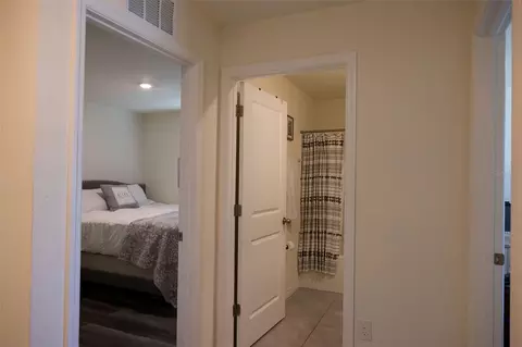 Entry Way - 10428 Flathead Dr, Parrish, FL 34219 photo 9 of 9