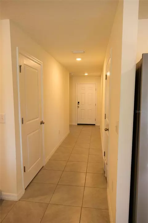 Entry Way - 10428 Flathead Dr, Parrish, FL 34219 photo 5 of 9