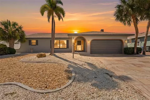 921 Birdie Way, Apollo Beach, FL 33572