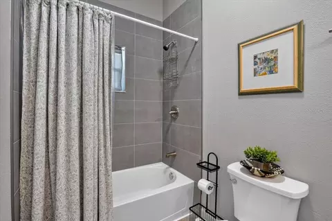 Bath - 11740 Darsey Rd, Parrish, FL 34219 photo 4 of 10