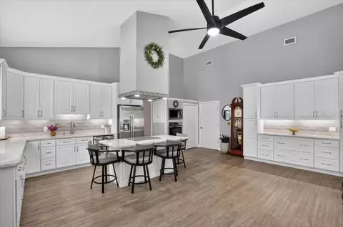 Kitchen - 11740 Darsey Rd, Parrish, FL 34219 photo 6 of 8