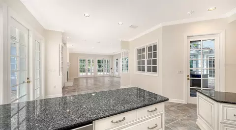 Living - 916 Macewen Dr, Osprey, FL 34229 photo 4 of 13