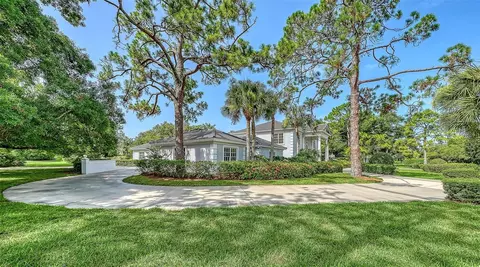 Exterior - 916 Macewen Dr, Osprey, FL 34229 photo 6 of 22