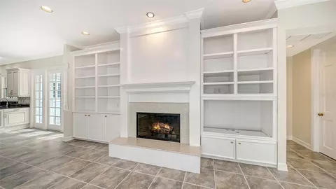 Living - 916 Macewen Dr, Osprey, FL 34229 photo 8 of 13