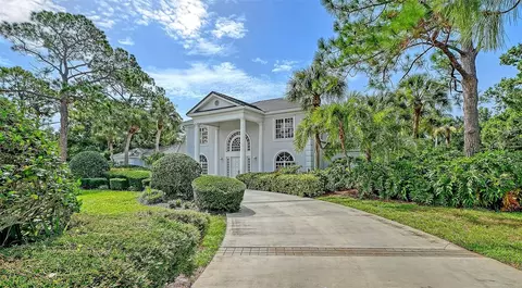 Exterior - 916 Macewen Dr, Osprey, FL 34229 photo 4 of 22