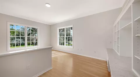 Living - 916 Macewen Dr, Osprey, FL 34229 photo 13 of 13