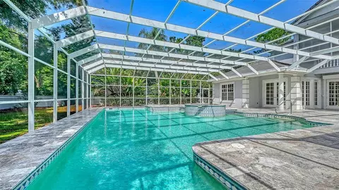 Exterior - 916 Macewen Dr, Osprey, FL 34229 photo 3 of 22