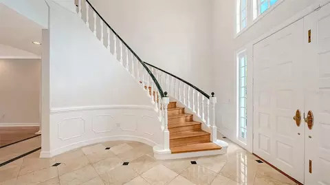 Entry Way - 916 Macewen Dr, Osprey, FL 34229 photo 7 of 9