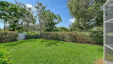 Exterior - 916 Macewen Dr, Osprey, FL 34229 photo 18 of 22