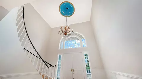 Entry Way - 916 Macewen Dr, Osprey, FL 34229 photo 3 of 9