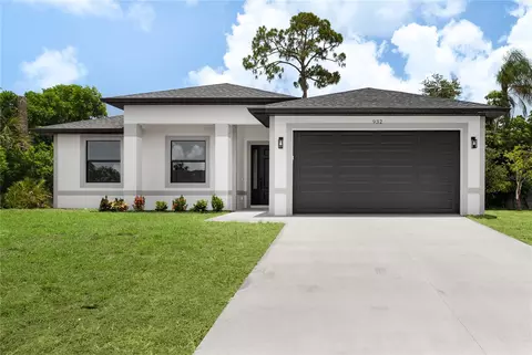 Exterior - 923 Cumberland Rd, Venice, FL 34293 photo 2 of 3