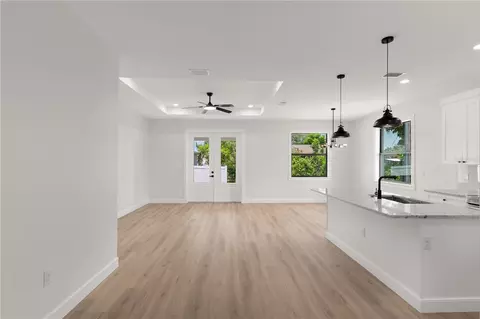 Living - 923 Cumberland Rd, Venice, FL 34293 photo 1 of 4