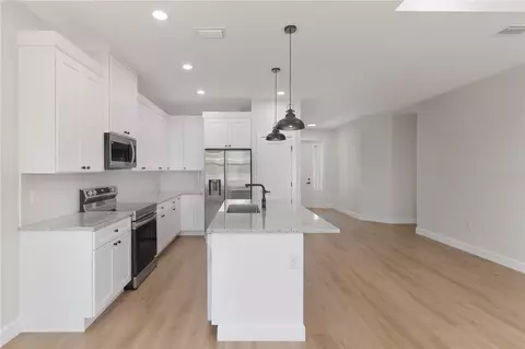 Kitchen - 923 Cumberland Rd, Venice, FL 34293 photo 2 of 2