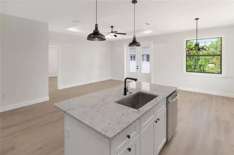 Living - 923 Cumberland Rd, Venice, FL 34293 photo 2 of 4