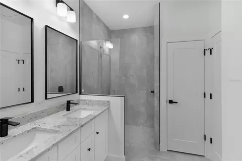 Bath - 923 Cumberland Rd, Venice, FL 34293 photo 1 of 3