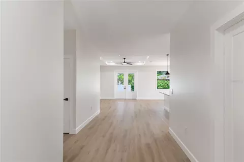Entry Way - 923 Cumberland Rd, Venice, FL 34293 photo 1 of 3