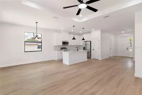 Living - 923 Cumberland Rd, Venice, FL 34293 photo 4 of 4