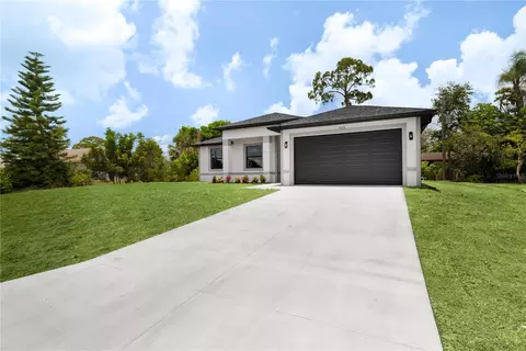 Exterior - 923 Cumberland Rd, Venice, FL 34293 photo 3 of 3