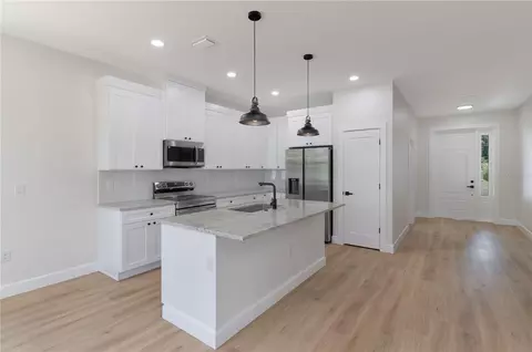 Kitchen - 923 Cumberland Rd, Venice, FL 34293 photo 1 of 2
